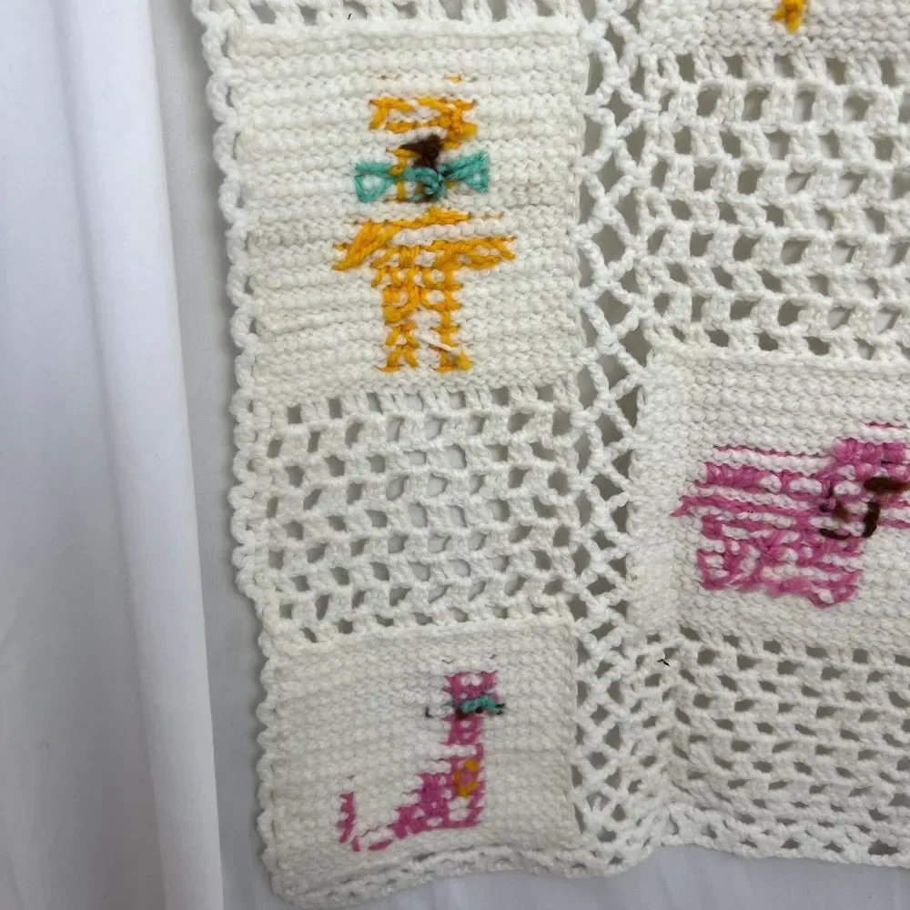 Vtg Handmade Crotchet Baby‎ Blanket W/ Animal Cross Stitch Pattern Nursery Decor